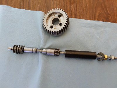 swivel worm shaft & gears.jpg