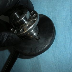 How the pinion shaft hub mates to the quill feed handle.