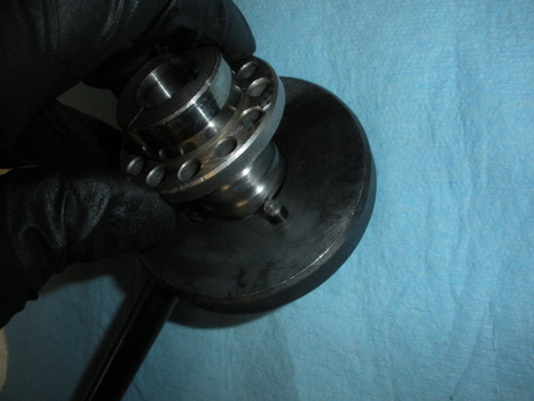 How the pinion shaft hub mates to the quill feed handle.