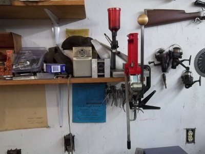 My reloading bench.jpg