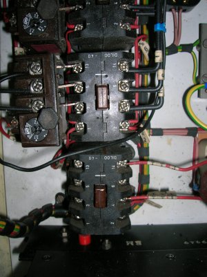 control_cabinet02.jpg