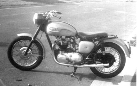 1951 Triumph Thunderbird.jpg