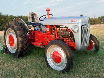 ford-9n-tractor-sunset-rospotte-photography.jpg