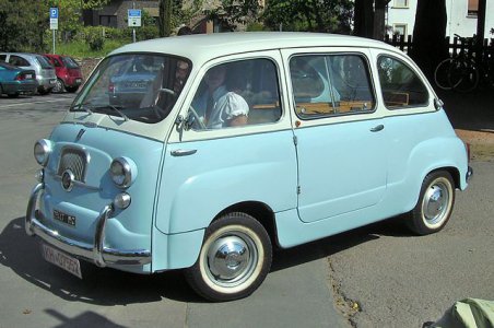 640px-Fiat_600_Multipla.JPG