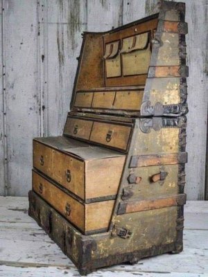 Convertible Steamer Trunk.jpg