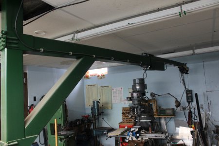 jointed jib crane.JPG