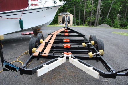 trailer rollers gangplank 2011.JPG