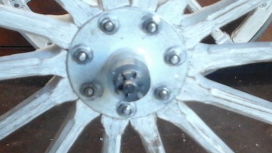 wheel hub detail ready to paint.jpg